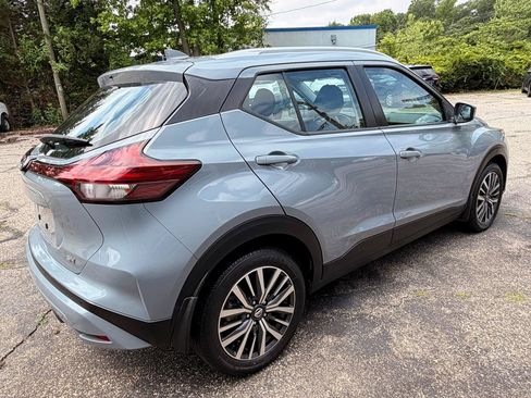 Used 2021 Nissan Kicks SV FWD image 9