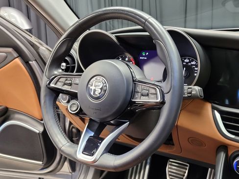 Used 2020 Alfa Romeo Giulia Ti w/ Quick Order Package 22X Lusso image 22