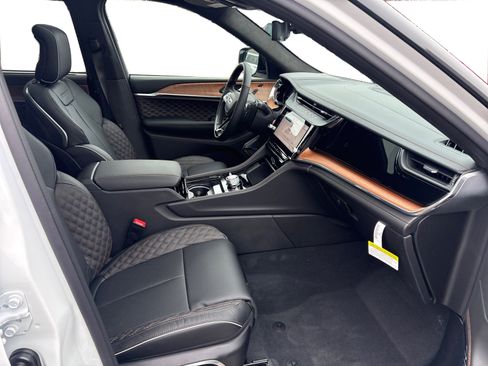 New 2026 Jeep Grand Cherokee L Summit w/ Advanced Protech Group IV image 20