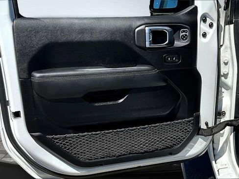 Used 2022 Jeep Wrangler Unlimited Sahara w/ Cold Weather Group image 21