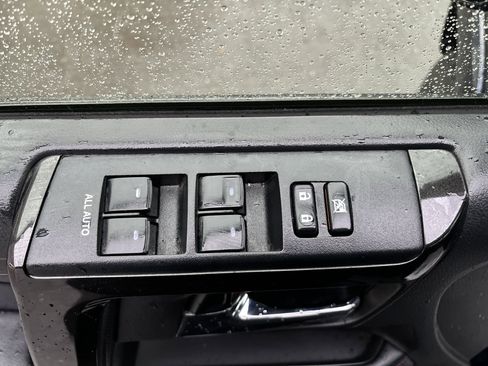 Used 2019 Toyota 4Runner TRD Off-Road image 17