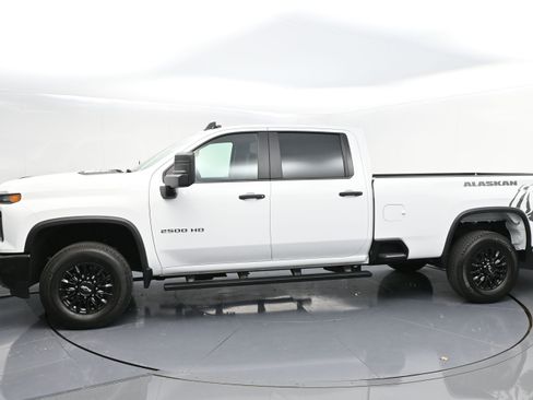 Certified 2025 Chevrolet Silverado 2500 W/T image 4