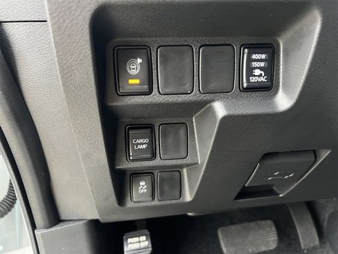 Certified 2025 Nissan Frontier SV w/ SV Convenience Package image 14