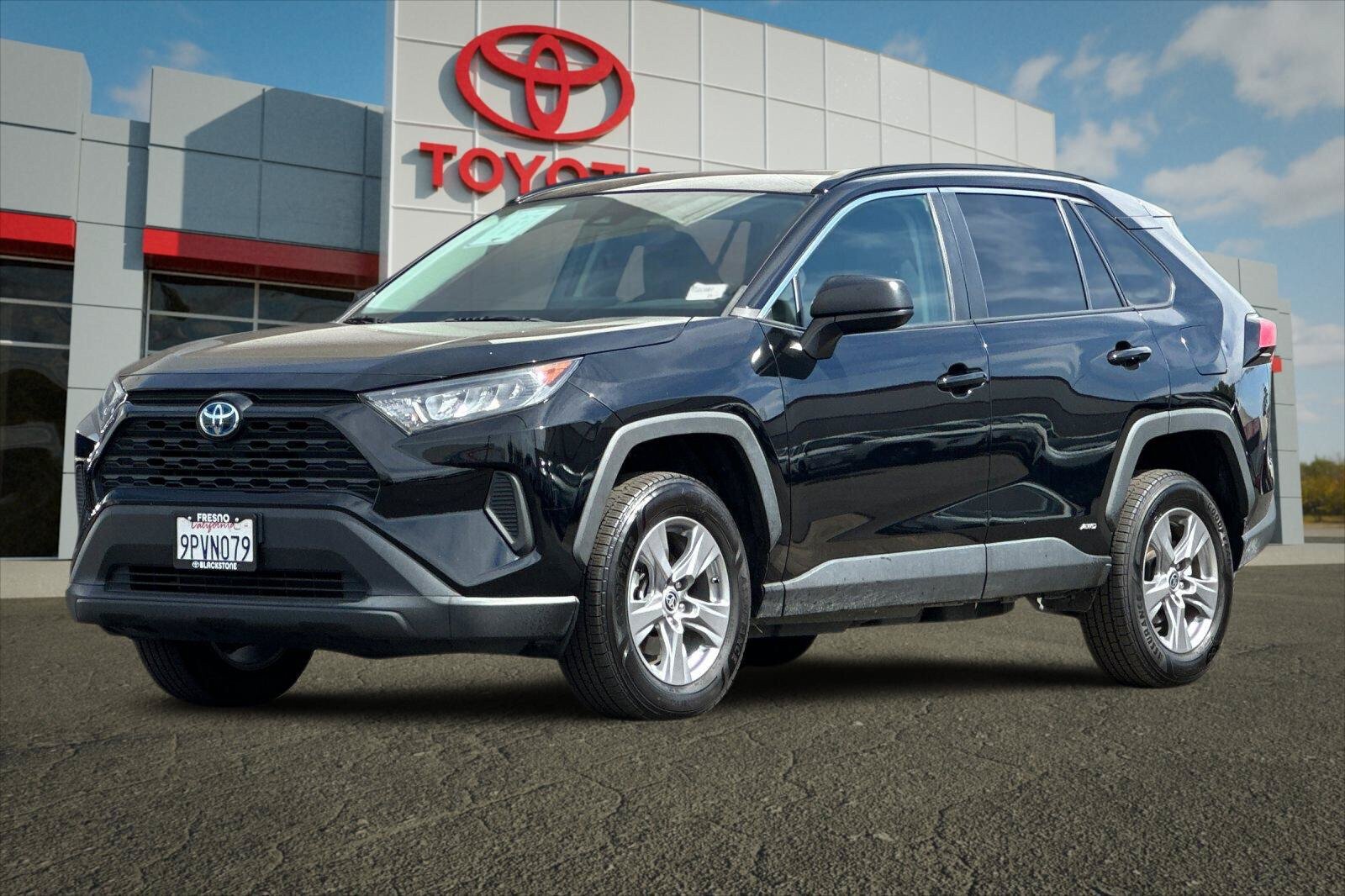 Certified 2022 Toyota RAV4 LE AWD/4WD image 7