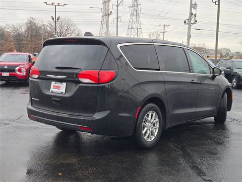 New 2026 Chrysler Voyager LX image 12