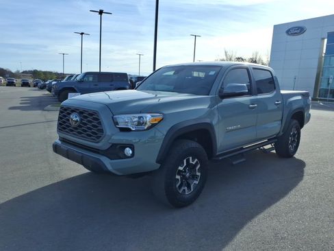 Used 2022 Toyota Tacoma TRD Off-Road image 7