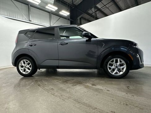 Used 2023 Kia Soul LX w/ Option Group 015 image 3