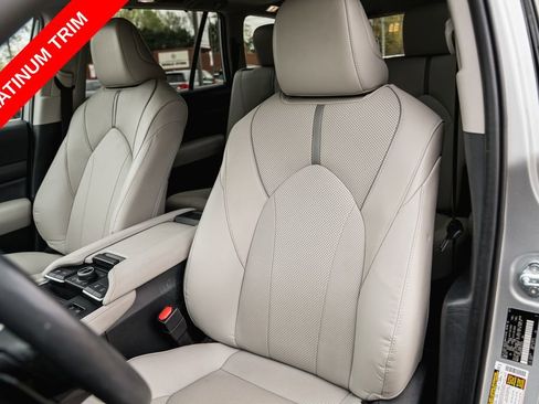Certified 2024 Toyota Grand Highlander AWD image 27