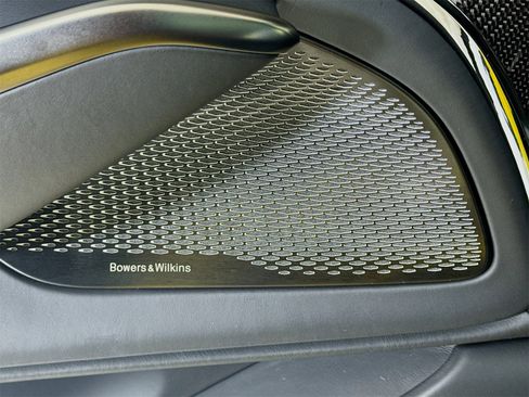 Used 2025 Aston Martin DBX 707 image 18