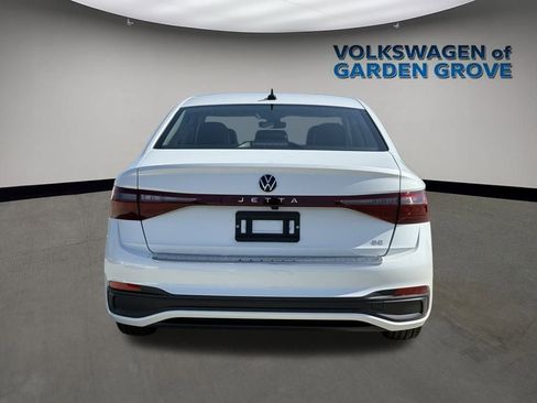 New 2026 Volkswagen Jetta SE image 6