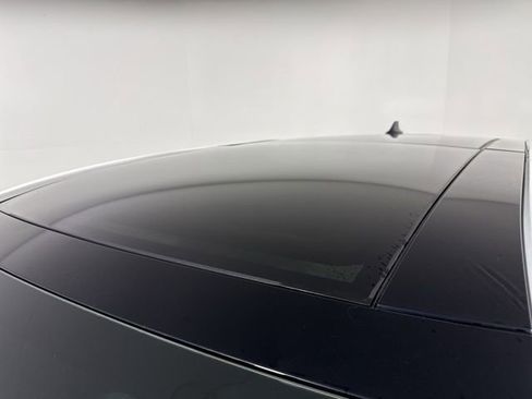 Used 2022 Ford Edge Titanium w/ Class II Trailer Tow Package image 16