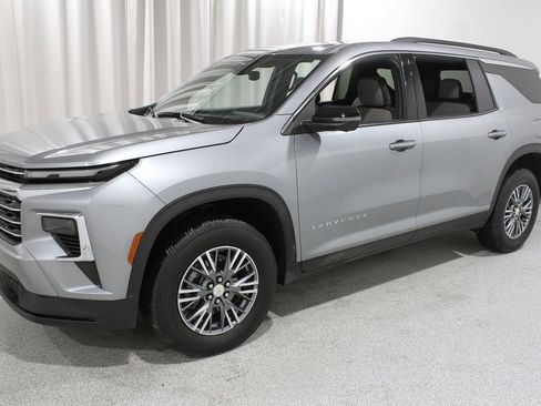 Certified 2024 Chevrolet Traverse LT w/ LPO, Floor Liner Package image 3