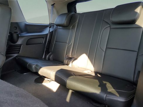 Used 2019 Chevrolet Tahoe LT AWD/4WD image 11