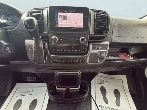 Used 2025 RAM ProMaster 2500 w/ Convenience Group image 10