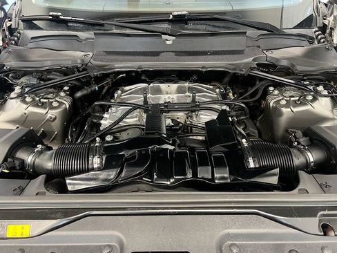 Used 2017 Land Rover Discovery First Edition image 28