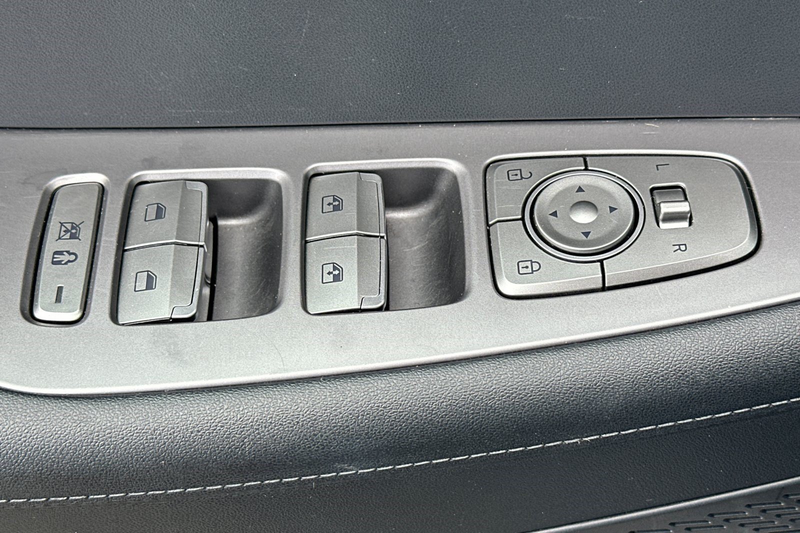 Used 2025 Hyundai Palisade SEL AWD/4WD image 13