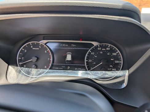 Used 2025 Nissan Rogue SV AWD/4WD image 20