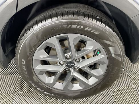 Used 2024 Kia Telluride LX image 35