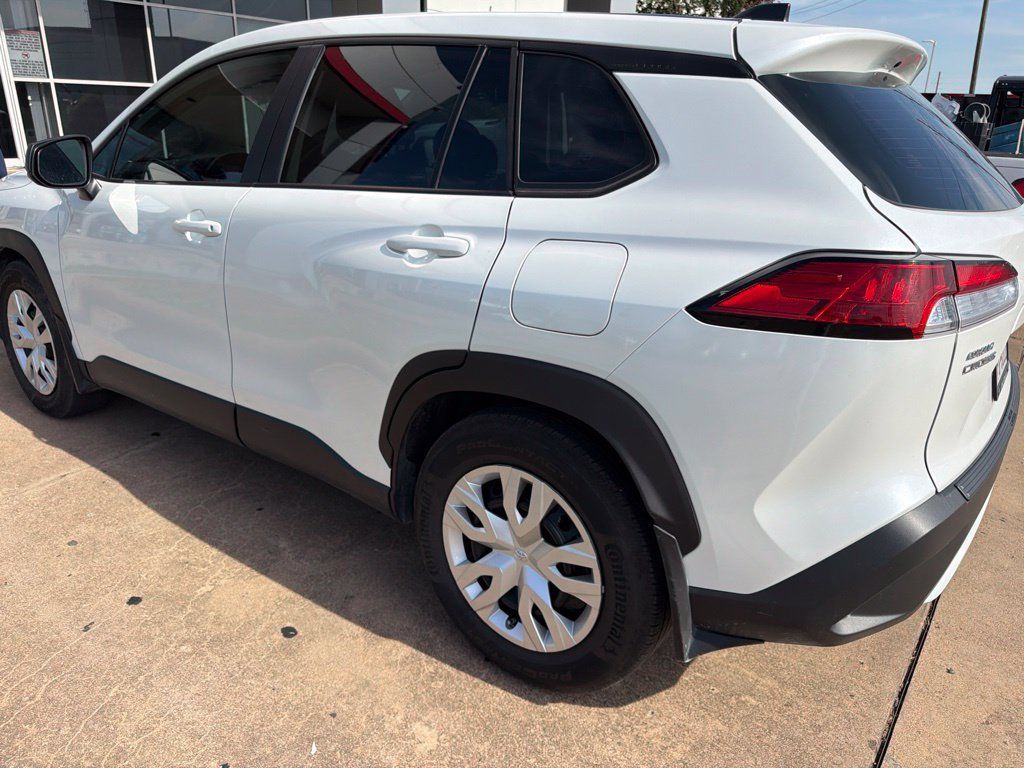 Used 2025 Toyota Corolla Cross L FWD image 4