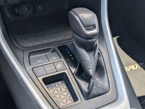 Used 2022 Toyota RAV4 XLE Premium FWD image 23