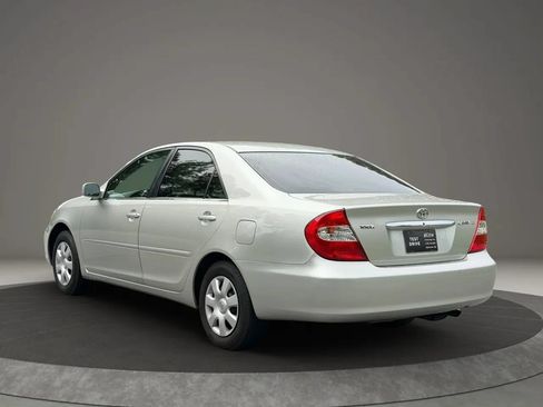 Used 2004 Toyota Camry LE FWD image 6