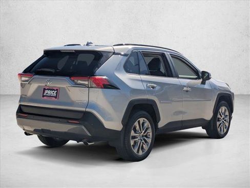 Used 2019 Toyota RAV4 Limited image 5