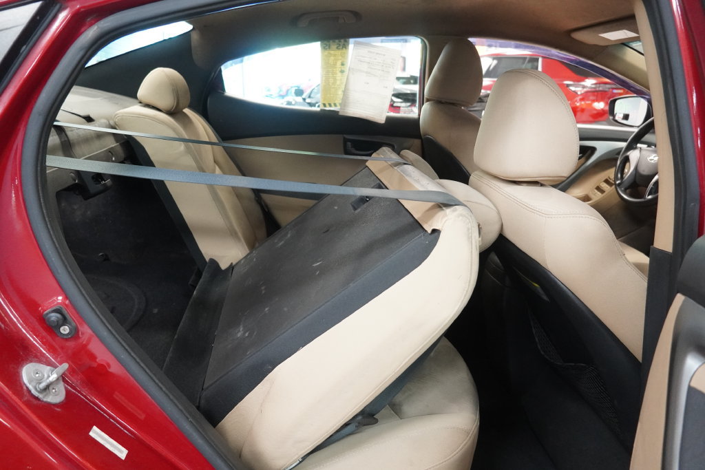 Used 2013 Hyundai Elantra GLS FWD image 30