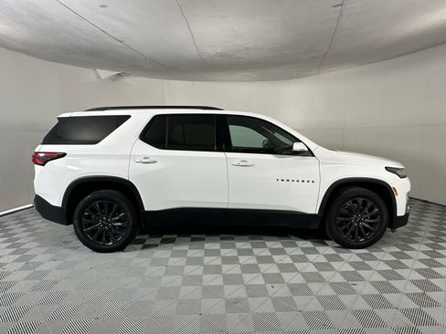 Used 2023 Chevrolet Traverse RS FWD image 9