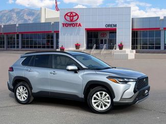 Used 2024 Toyota Corolla Cross LE video 1