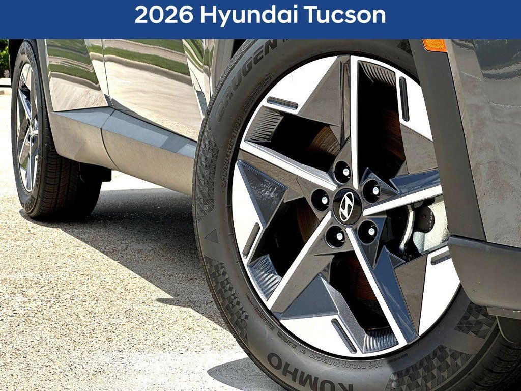 Used 2026 Hyundai Tucson SEL Plus FWD image 2