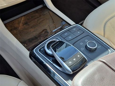 Used 2018 Mercedes-Benz GLS 450 4MATIC image 30