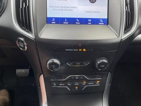 Used 2020 Ford Edge SE AWD/4WD image 18