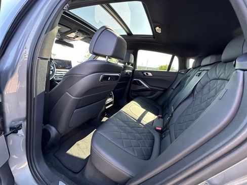 Used 2025 BMW X6 xDrive40i AWD/4WD image 14