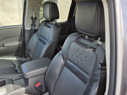 Used 2024 Nissan Frontier SL image 7