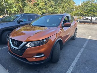 Used 2022 Nissan Rogue Sport SL image 1