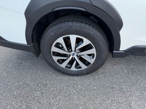 Used 2025 Subaru Outback Premium image 5