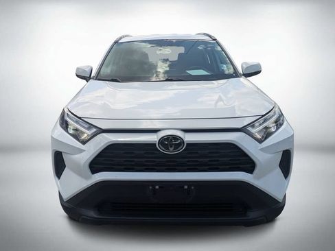 Used 2025 Toyota RAV4 XLE AWD/4WD image 9