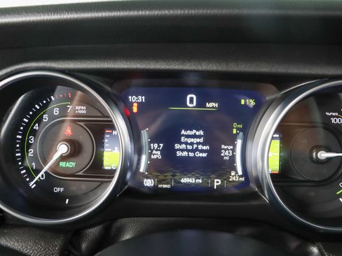 Used 2022 Jeep Wrangler Unlimited Sahara w/ Cold Weather Group AWD/4WD image 17