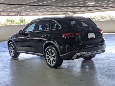 Certified 2026 Mercedes-Benz GLC 300 image 8