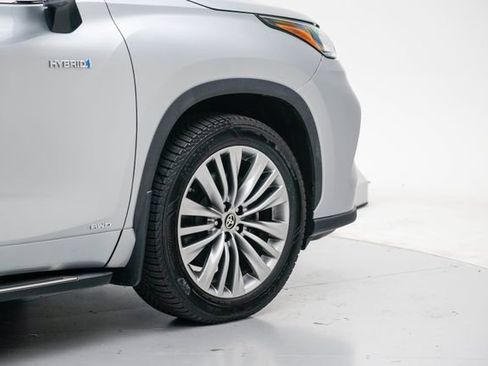 Used 2021 Toyota Highlander Platinum AWD/4WD image 7