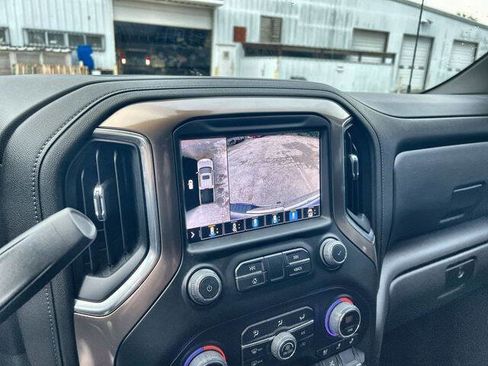 Used 2022 Chevrolet Silverado 1500 High Country w/ Technology Package AWD/4WD image 14