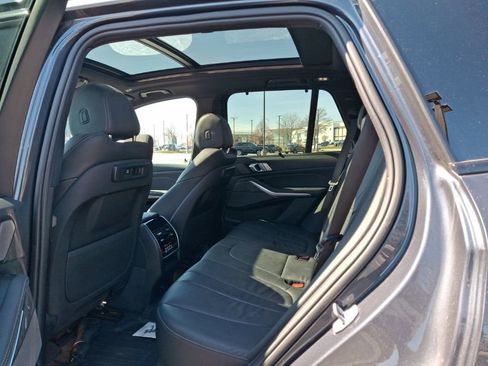 Used 2019 BMW X5 xDrive40i w/ M Sport Package image 4