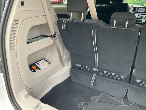 Used 2024 Chrysler Voyager LX FWD image 25