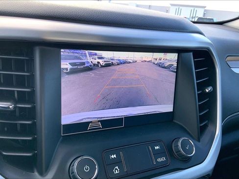 Used 2023 GMC Acadia SLE image 20