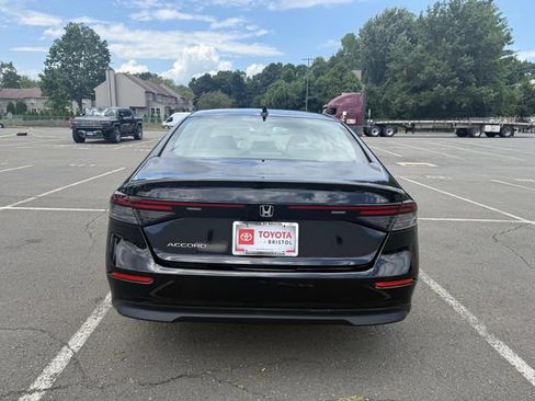 Used 2023 Honda Accord EX image 6