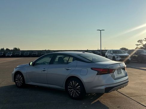 Certified 2025 Nissan Altima 2.5 SV FWD image 16