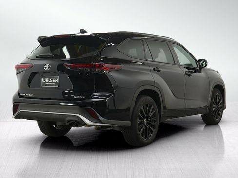 Used 2025 Toyota Highlander XSE AWD/4WD image 5