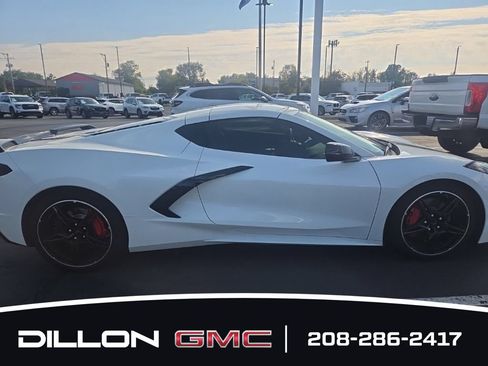 Used 2021 Chevrolet Corvette Stingray Coupe w/ Z51 Performance Package RWD image 5