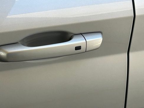 Used 2026 Hyundai Venue SEL FWD image 16
