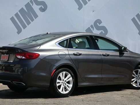Used 2015 Chrysler 200 Limited w/ Convenience Group FWD image 5